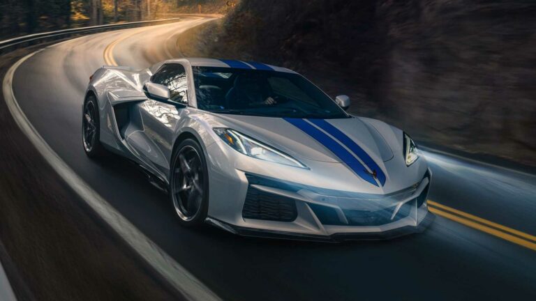 Introducing the Electrifying New 2026 Chevrolet Corvette E-Ray: A Hybrid Revolution in the Sports Car Realm